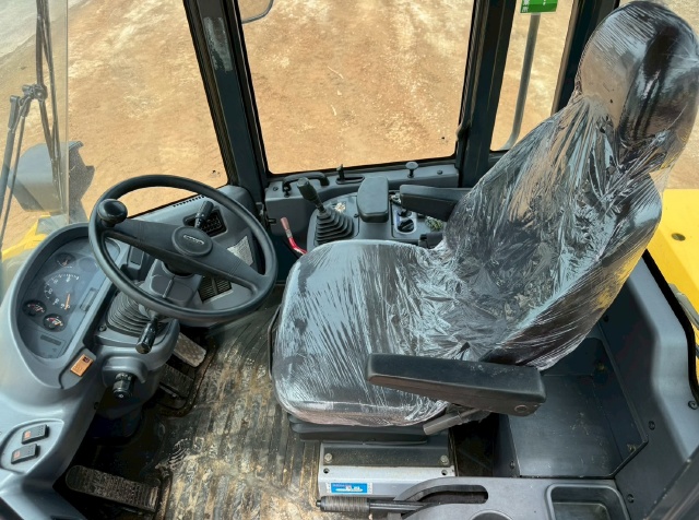 ขายรถตักล้อยาง KOMATSU WA100-5 นำเข้าจากญี่ปุ่น พร้อมใช้ มีVDOการทำงานครับ
