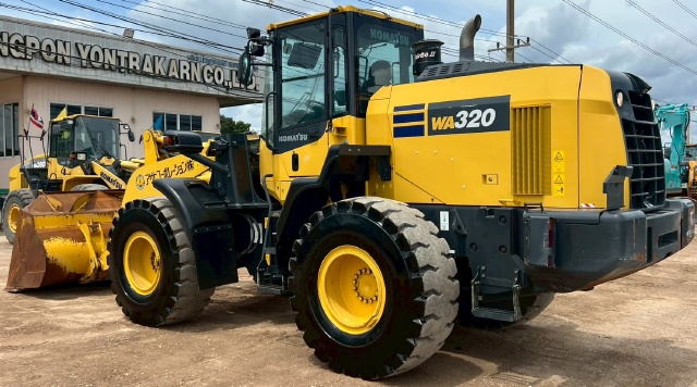 ขายรถตักล้อยาง KOMATSU WA320-8 ปี 2018 แขนยาวพิเศษ นำเข้าจากญี่ปุ่น พร้อมใช้ มีVDOการทำงานครับ