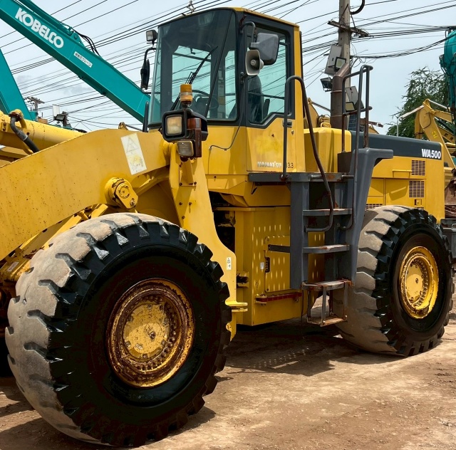 ขายรถตักล้อยาง KOMATSU WA500-3นำเข้าจากญี่ปุ่น พร้อมใช้ มีVDOการทำงานครับ