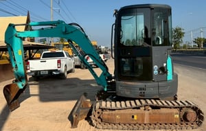 ขายรถขุด KOBELCO SK35SR-5 ปี 2011 นำเข้าจากญี่ปุ่น พร้อมใช้ มีVDOการทำงานครับ