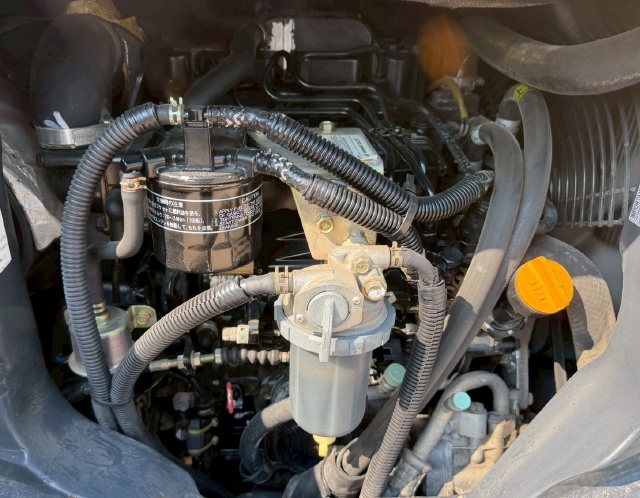 ขายรถขุด KOMATSU PC35MR-2 ปี 2003 อาร์มพิเศษ นำเข้าจากญี่ปุ่น พร้อมใช้ มีVDOการทำงานครับ