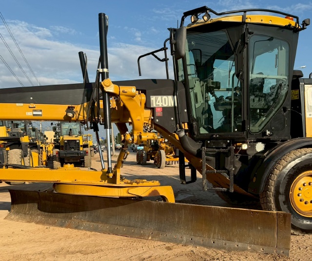 ขายรถเกรด CAT 140M ปี 2010 นำเข้าจากอเมริกาพร้อมใช้ มีVDOการทำงานครับ