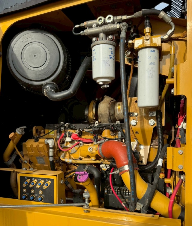 ขายรถเกรด CAT 140M ปี 2010 พร้อมใช้ มีVDOการทำงานครับ