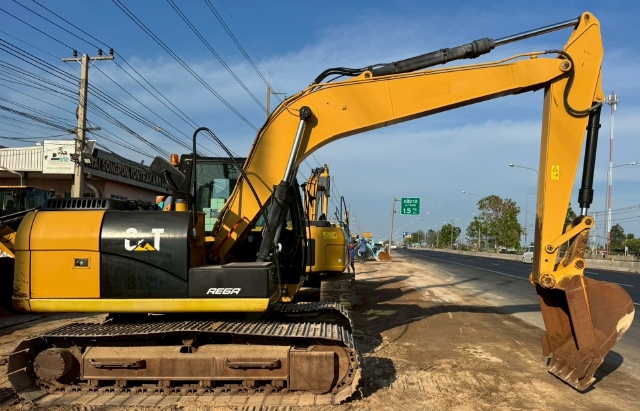 ขายรถขุด CAT 312D ปี 2013 นำเข้าจากญี่ปุ่น พร้อมใช้ มีVDOการทำงานครับ ขายรถขุด CAT 312D ปี 2013 นำเข้าจากญี่ปุ่น พร้อมใช้ มีVDOการทำงานครับ