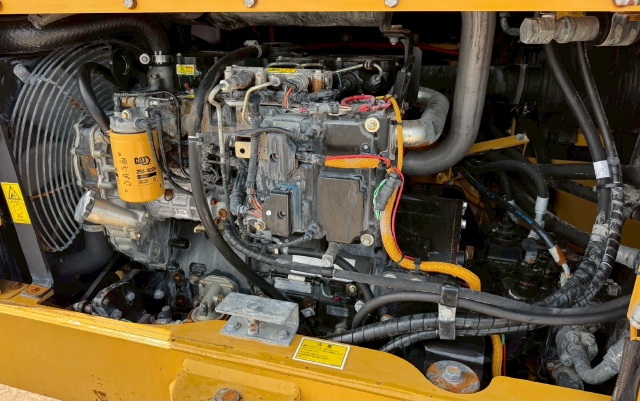 ขายรถตักล้อยาง CAT 910H ปี 2013 พร้อมใช้ มีVDOการทำงานครับ