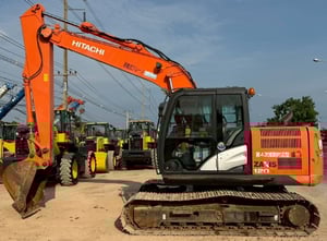 ขายรถขุด HITACHI ZX120-5B ปี 2016 อาร์มพิเศษ นำเข้าจากญี่ปุ่น พร้อมใช้ มีVDOการทำงานครับ
