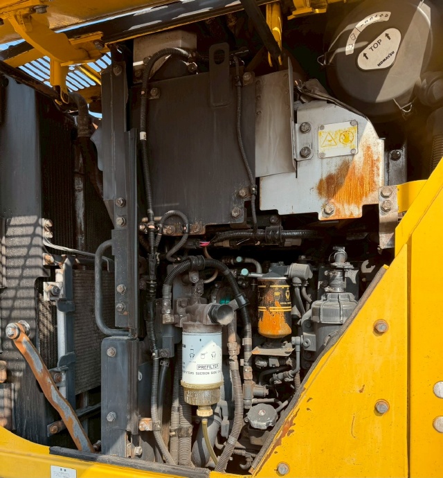 ขายรถตักล้อยาง KOMATSU WA100-8 ปี 2018 นำเข้าจากญี่ปุ่น พร้อมใช้ มีVDOการทำงานครับ