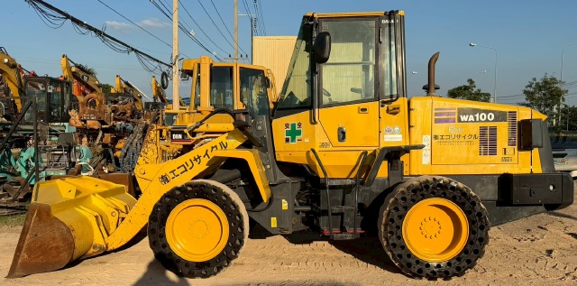 ขายรถตักล้อยาง KOMATSU WA100-5 นำเข้าจากญี่ปุ่น พร้อมใช้ มีVDOการทำงานครับ ขายรถตักล้อยาง KOMATSU WA100-5 นำเข้าจากญี่ปุ่น พร้อมใช้ มีVDOการทำงานครับ