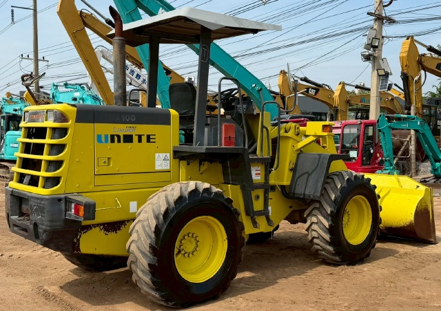 ขายรถตักล้อยาง KOMATSU WA200-3 นำเข้าจากญี่ปุ่น พร้อมใช้ มีVDOการทำงานครับ