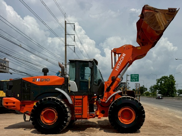 ขายรถตักล้อยาง HITACHI ZW310-5B ปี 2016 นำเข้าจากญี่ปุ่น พร้อมใช้ มีVDOการทำงานครับ ขายรถตักล้อยาง HITACHI ZW310-5B ปี 2016 นำเข้าจากญี่ปุ่น พร้อมใช้ มีVDOการทำงานครับ