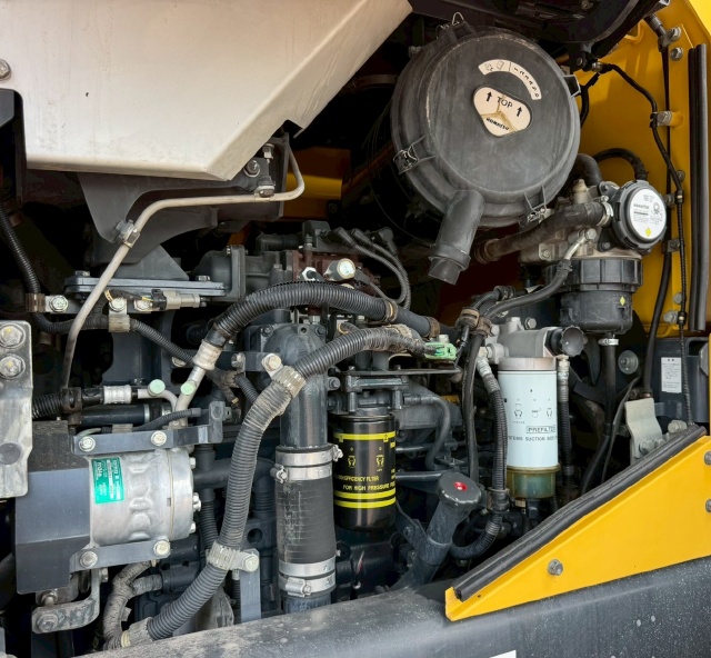 ขายรถตักล้อยาง KOMATSU WA320-7 ปี 2015 นำเข้าจากญี่ปุ่น พร้อมใช้ มีVDOการทำงานครับ