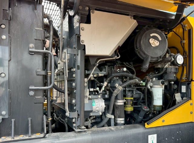 ขายรถตักล้อยาง KOMATSU WA320-7 ปี 2015 นำเข้าจากญี่ปุ่น พร้อมใช้ มีVDOการทำงานครับ
