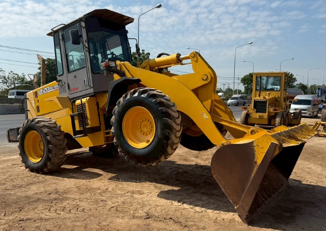 ขายรถตักล้อยาง TCM L20-3 ปี 2004 นำเข้าจากญี่ปุ่น พร้อมใช้ มีVDOการทำงานครับ