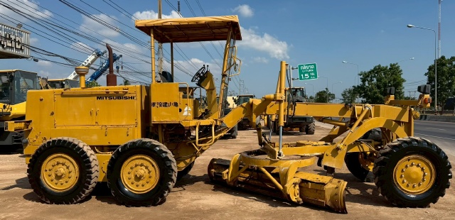 ขายรถเกรด MITSUBISHI MG300 นำเข้าจากญี่ปุ่น พร้อมใช้ มีVDOการทำงานครับ