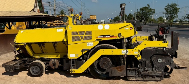 ขายรถปูยาง HANTA F1432W3 ปี 2012 (ขนาด 3.1 เมตร) นำเข้าจากญี่ปุ่น พร้อมใช้ มีVDOการทำงานครับ ขายรถปูยาง HANTA F1432W3 ปี 2012 (ขนาด 3.1 เมตร) นำเข้าจากญี่ปุ่น พร้อมใช้ มีVDOการทำงานครับ