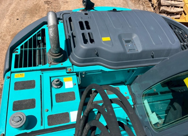 ขายรถขุด KOBELCO SK135SR-2 ปี 2013 นำเข้าจากญี่ปุ่น พร้อมใช้ มีVDOการทำงานครับ
