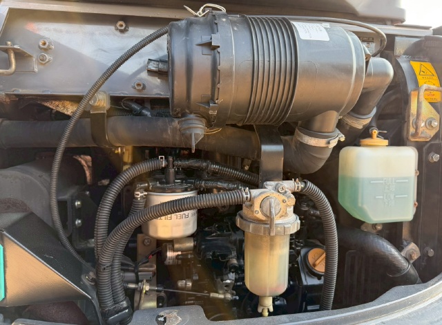 ขายรถขุด KOBELCO SK35SR-5 ปี 2011 นำเข้าจากญี่ปุ่น พร้อมใช้ มีVDOการทำงานครับ