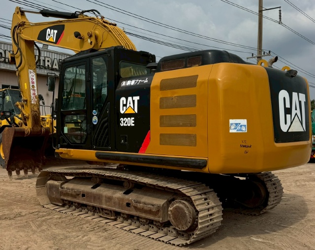 ขายรถขุด CAT 320E ปี 2015 นำเข้าจากญี่ปุ่น พร้อมใช้ มีVDOการทำงานครับ ขายรถขุด CAT 320E ปี 2015 นำเข้าจากญี่ปุ่น พร้อมใช้ มีVDOการทำงานครับ