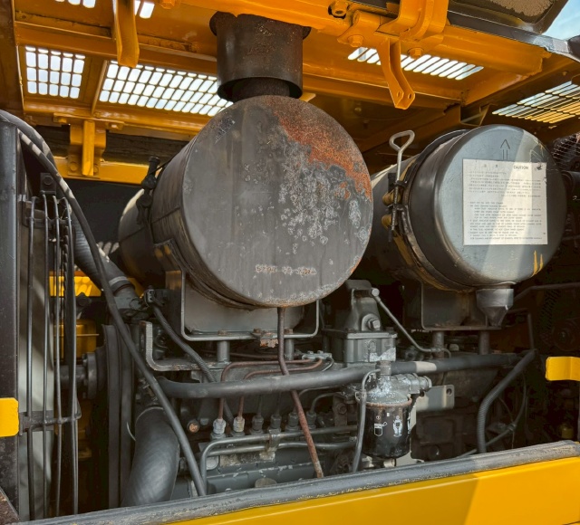 ขายรถตักล้อยาง KOMATSU WA200-3 นำเข้าจากญี่ปุ่น พร้อมใช้ มีVDOการทำงานครับ ขายรถตักล้อยาง KOMATSU WA200-3 นำเข้าจากญี่ปุ่น พร้อมใช้ มีVDOการทำงานครับ