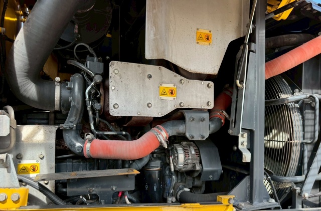 ขายรถตักล้อยาง KOMATSU WA380-7 ปี 2015 นำเข้าจากญี่ปุ่น พร้อมใช้ มีVDOการทำงานครับ