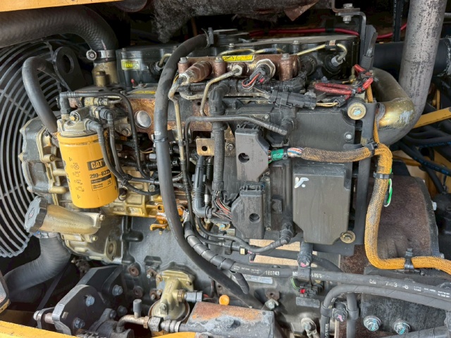 ขายรถตักล้อยาง CAT 910H ปี 2012 แขนยาวพิเศษ นำเข้าจากญี่ปุ่น พร้อมใช้ มีVDOการทำงานครับ