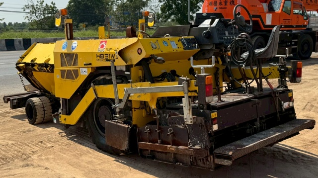 ขายรถปูยาง SUMITOMO HB31W-5B ปี 2009 (ขนาด 3.1 เมตร) นำเข้าจากญี่ปุ่น พร้อมใช้ มีVDOการทำงานครับ