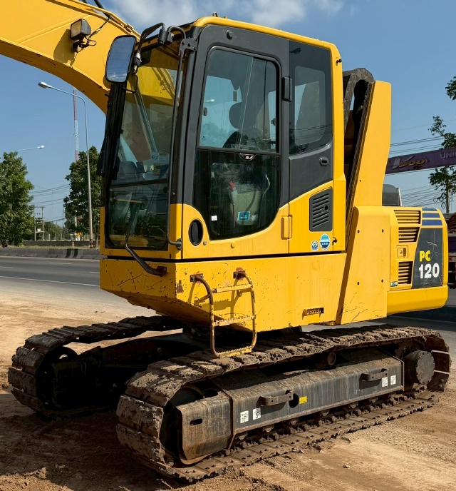 ขายรถขุด KOMATSU PC120-8 หัวคีบ นำเข้าจากญี่ปุ่น พร้อมใช้ มีVDOการทำงานครับ