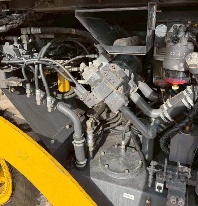 ขายรถปูยาง SUMITOMO HA60W-7 (ขนาด 6 เมตร) ปี 2010 พร้อมใช้ มีVDOการทำงานครับ