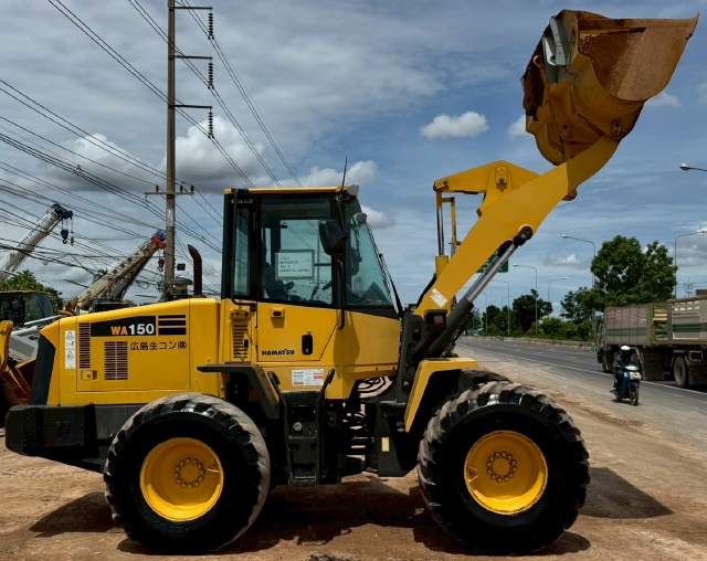 ขายรถตักล้อยาง KOMATSU WA150-5 พร้อมใช้ มีVDOการทำงานครับ ขายรถตักล้อยาง KOMATSU WA150-5 พร้อมใช้ มีVDOการทำงานครับ