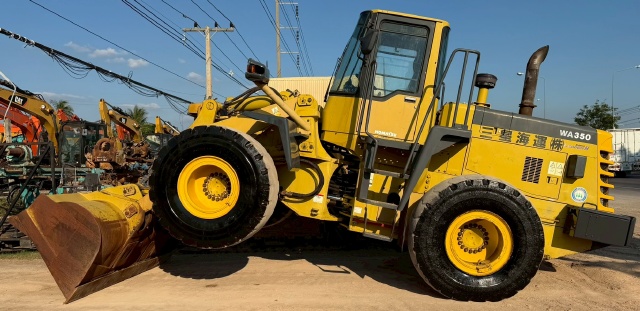 ขายรถตักล้อยาง KOMATSU WA350-3E นำเข้าจากญี่ปุ่น พร้อมใช้ มีVDOการทำงานครับ ขายรถตักล้อยาง KOMATSU WA350-3E นำเข้าจากญี่ปุ่น พร้อมใช้ มีVDOการทำงานครับ
