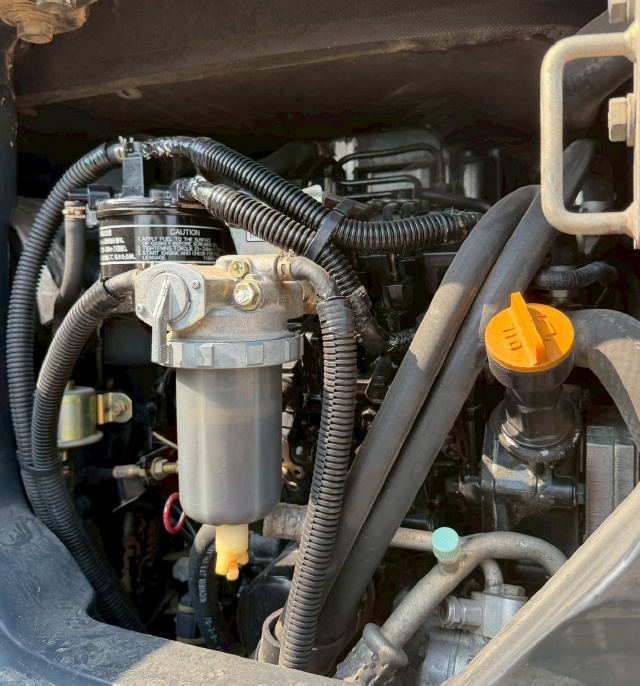 ขายรถขุด KOMATSU PC35MR-2 ปี 2003 อาร์มพิเศษ นำเข้าจากญี่ปุ่น พร้อมใช้ มีVDOการทำงานครับ