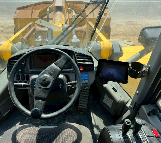 ขายรถตักล้อยาง KOMATSU WA470-7 ปี 2013 นำเข้าจากญี่ปุ่น พร้อมใช้ มีVDOการทำงานครับ