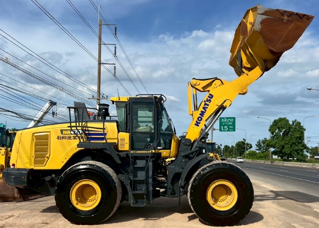 ขายรถตักล้อยาง KOMATSU WA470-10 ปี 2021 นำเข้าจากญี่ปุ่น พร้อมใช้ มีVDOการทำงานครับ