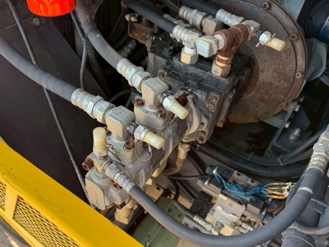 ขายรถปูยาง SUMITOMO HB31W-5B ปี 2009 (ขนาด 3.1 เมตร) นำเข้าจากญี่ปุ่น พร้อมใช้ มีVDOการทำงานครับ