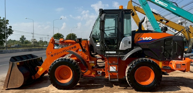 ขายรถตักล้อยาง HITACHI ZW140-6 ปี 2020 นำเข้าจากญี่ปุ่น พร้อมใช้ มีVDOการทำงานครับ