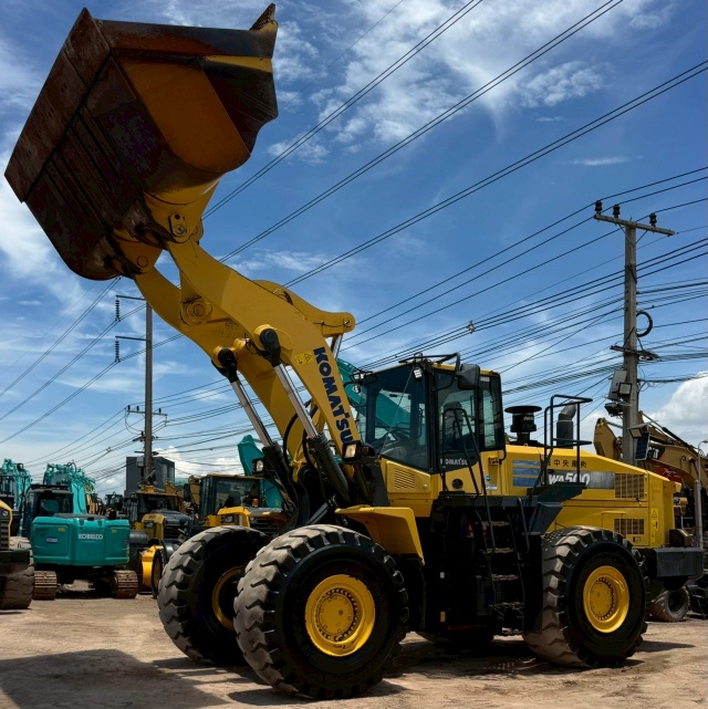 ขายรถตักล้อยาง KOMATSU WA500-7 ปี 2014 นำเข้าจากญี่ปุ่น พร้อมใช้ มีVDOการทำงานครับ