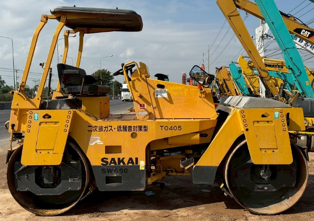 ขายรถบด SAKAI SW650 ปี 2003 นำเข้าจากญี่ปุ่น พร้อมใช้ มีVDOการทำงานครับ