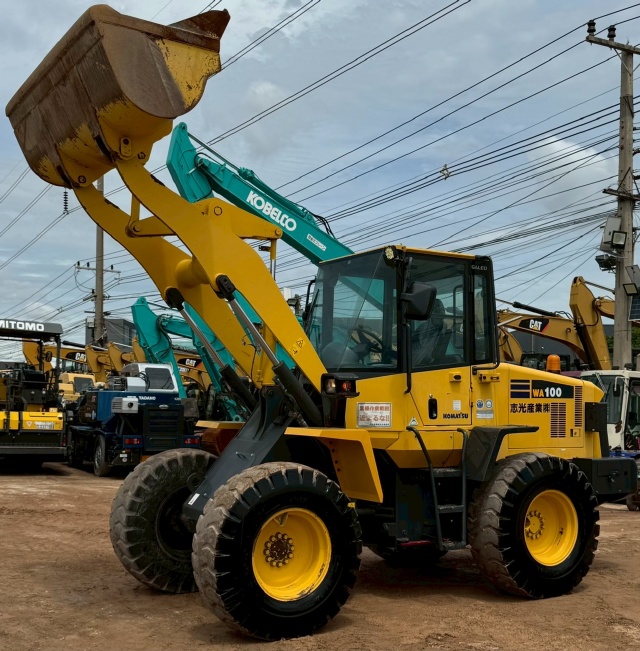 ขายรถตักล้อยาง KOMATSU WA100-5 นำเข้าจากญี่ปุ่น พร้อมใช้ มีVDOการทำงานครับ