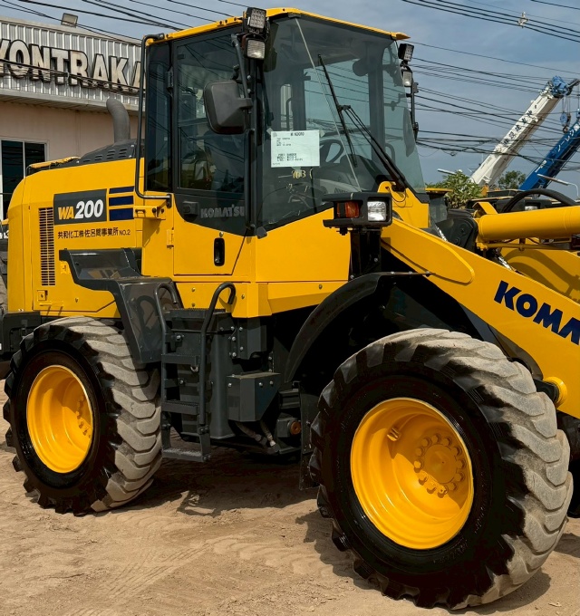ขายรถตักล้อยาง KOMATSU WA200-8 ปี 2020 แขนยาวพิเศษ นำเข้าจากญี่ปุ่น พร้อมใช้ มีVDOการทำงานครับ ขายรถตักล้อยาง KOMATSU WA200-8 ปี 2020 แขนยาวพิเศษ นำเข้าจากญี่ปุ่น พร้อมใช้ มีVDOการทำงานครับ