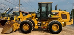 ขายรถตักล้อยาง CAT 930M ปี 2016 นำเข้าจากญี่ปุ่น พร้อมใช้ มีVDOการทำงานครับ ขายรถตักล้อยาง CAT 930M ปี 2016 นำเข้าจากญี่ปุ่น พร้อมใช้ มีVDOการทำงานครับ