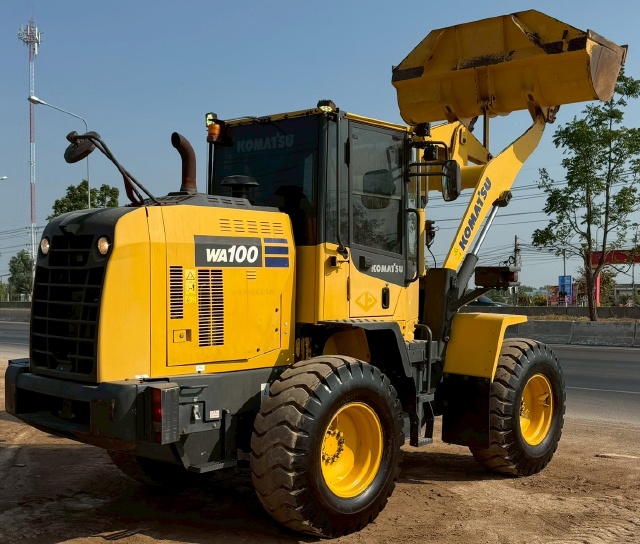 ขายรถตักล้อยาง KOMATSU WA100-8 ปี 2018 นำเข้าจากญี่ปุ่น พร้อมใช้ มีVDOการทำงานครับ