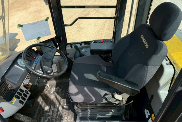 ขายรถตักล้อยาง KOMATSU WA200-8 ปี 2020 แขนยาวพิเศษ นำเข้าจากญี่ปุ่น พร้อมใช้ มีVDOการทำงานครับ ขายรถตักล้อยาง KOMATSU WA200-8 ปี 2020 แขนยาวพิเศษ นำเข้าจากญี่ปุ่น พร้อมใช้ มีVDOการทำงานครับ