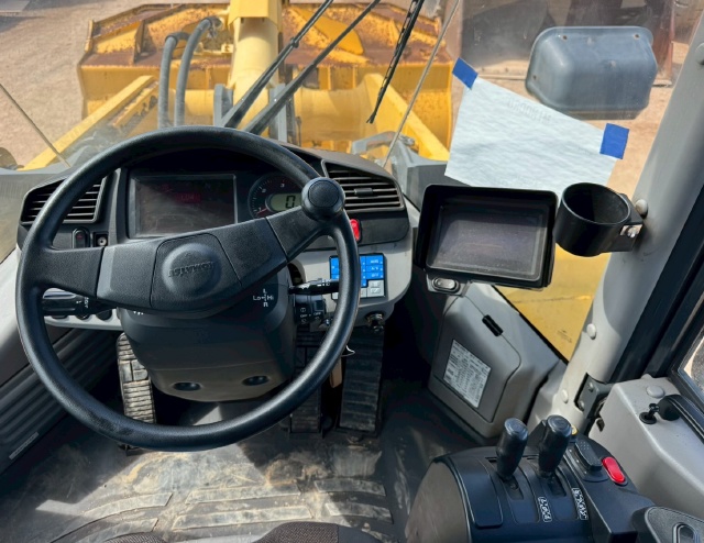 ขายรถตักล้อยาง KOMATSU WA380-7 ปี 2015 นำเข้าจากญี่ปุ่น พร้อมใช้ มีVDOการทำงานครับ
