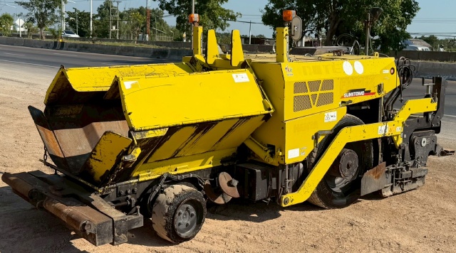 ขายรถปูยาง HANTA F1432W3 ปี 2012 (ขนาด 3.1 เมตร) นำเข้าจากญี่ปุ่น พร้อมใช้ มีVDOการทำงานครับ ขายรถปูยาง HANTA F1432W3 ปี 2012 (ขนาด 3.1 เมตร) นำเข้าจากญี่ปุ่น พร้อมใช้ มีVDOการทำงานครับ