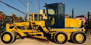 ขายรถเกรด KOMATSU GD405A-2 นำเข้าจากญี่ปุ่น พร้อมใช้ มีVDOการทำงานครับ