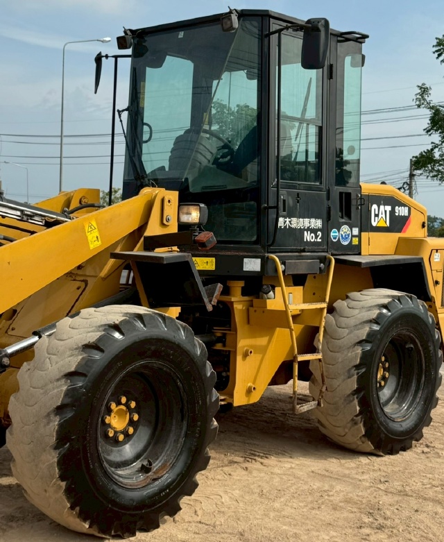 ขายรถตักล้อยาง CAT 910H ปี 2012 แขนยาวพิเศษ นำเข้าจากญี่ปุ่น พร้อมใช้ มีVDOการทำงานครับ