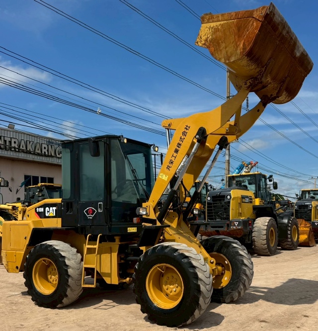 ขายรถตักล้อยาง CAT 910H ปี 2013 พร้อมใช้ มีVDOการทำงานครับ