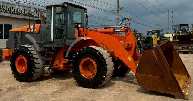 ขายรถตักล้อยาง HITACHI ZW310-A นำเข้าจากญี่ปุ่น พร้อมใช้ มีVDOการทำงานครับ ขายรถตักล้อยาง HITACHI ZW310-A นำเข้าจากญี่ปุ่น พร้อมใช้ มีVDOการทำงานครับ