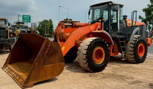 ขายรถตักล้อยาง HITACHI ZW310-A นำเข้าจากญี่ปุ่น พร้อมใช้ มีVDOการทำงานครับ ขายรถตักล้อยาง HITACHI ZW310-A นำเข้าจากญี่ปุ่น พร้อมใช้ มีVDOการทำงานครับ