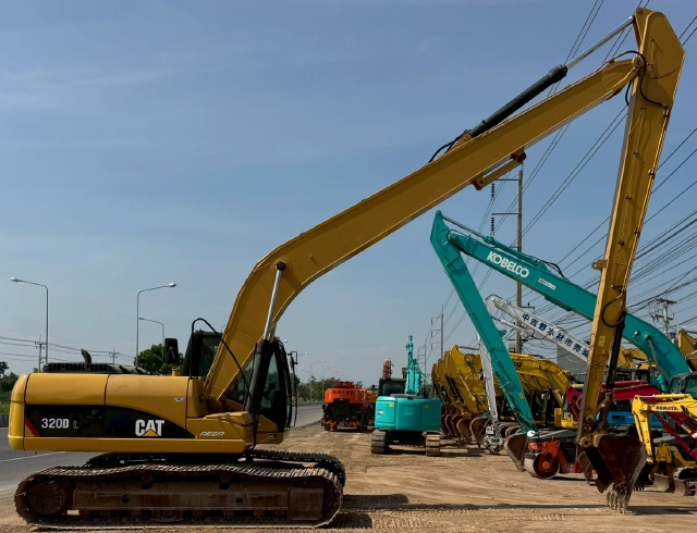 ขายรถขุด CAT 320DL ปี 2012 บูมยาว 16 เมตร นำเข้าจากญี่ปุ่น พร้อมใช้ มีVDOการทำงานครับ